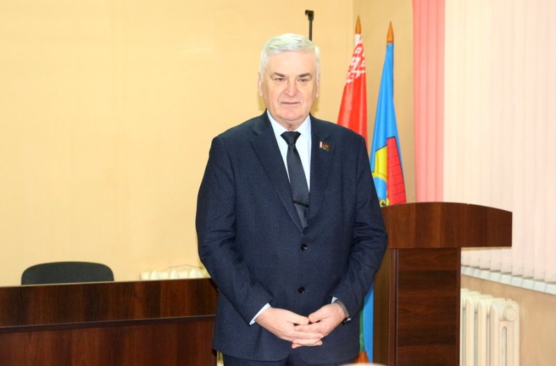 На Зельвенщине продолжаются встречи в трудовых коллективах