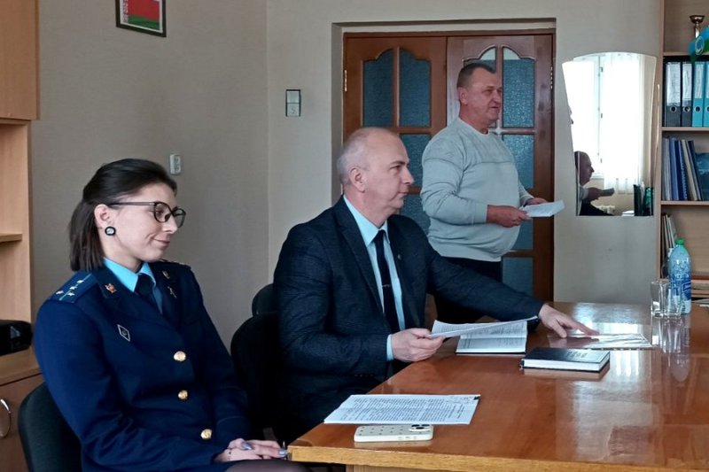 Во время правового приема зельвенцы повысили свои знания в области трудового законодательства и не только