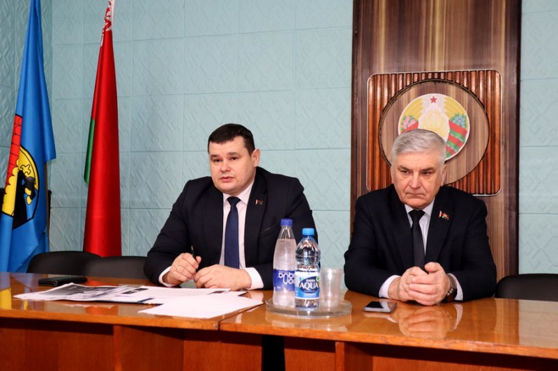 С жителями Зельвенщины встретился депутат Палаты представителей Национального собрания Республики Беларусь Валентин Семеняко