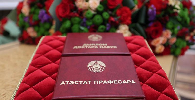 Александр Лукашенко в Беларуси продолжат развивать национальные научные школы