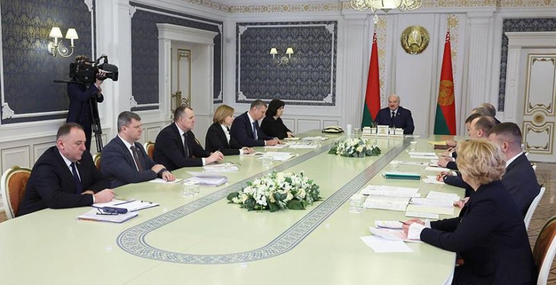 Александру Лукашенко представили законопроект о статусе председателей рай и горисполкомов