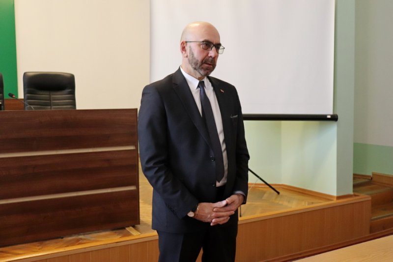 Иван Езепчик провел встречи с активом отраслевого профсоюза на Зельвенщине