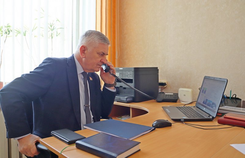 В районе работает депутат Палаты представителей Национального собрания Республики Беларусь Валентин Семеняко