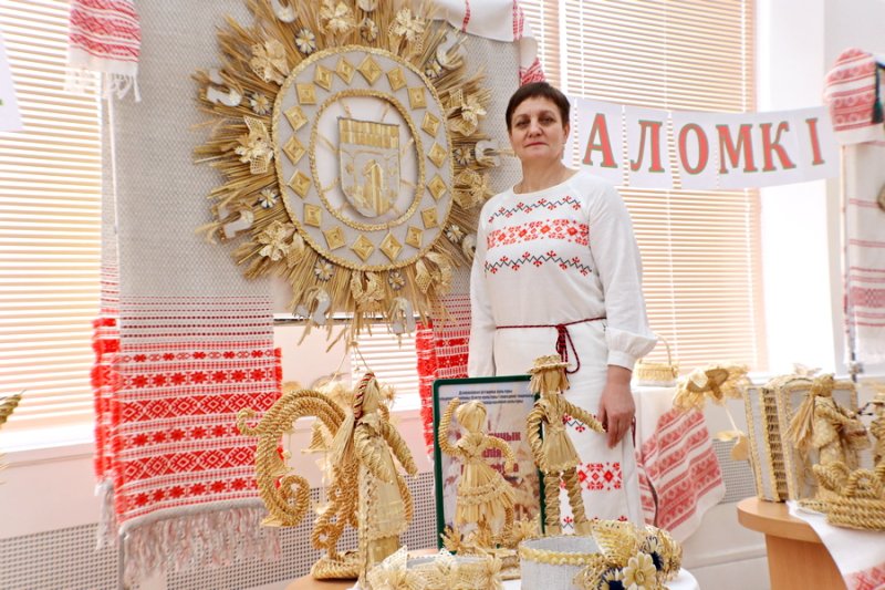 творческая выставка нашей землячки Лилии Амельянчик открылась в центре культуры