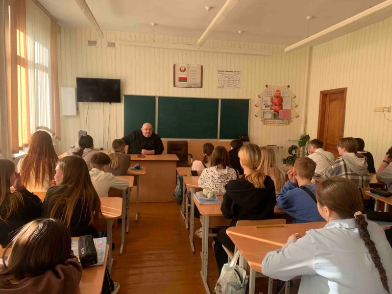 В санаторной школе состоялся открытый диалог на тему Вооруженные Силы Республики Беларусь на страже безопасности и суверенитета