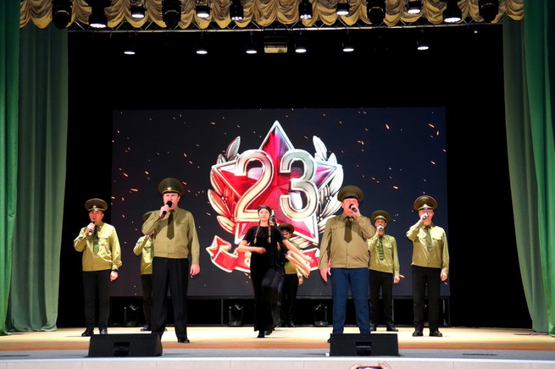 В Зельве поздравили мужчин с Днем защитников Отечества и Вооруженных Сил Республики Беларусь