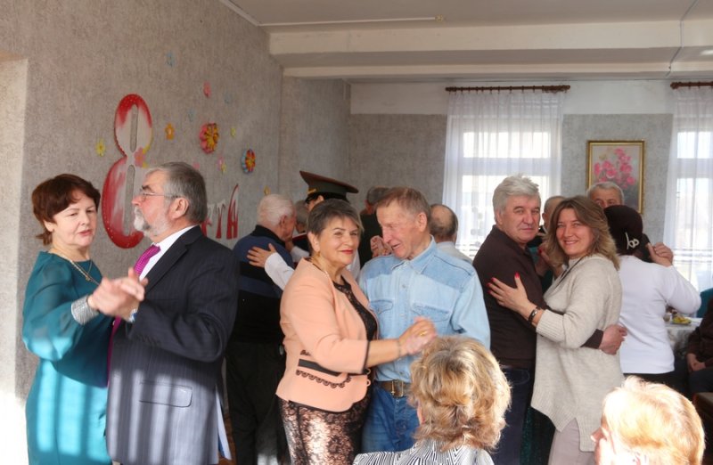 Весеннее преображение Посетители третьего возраста Зельвенского ЦСОН празднуют  Марта