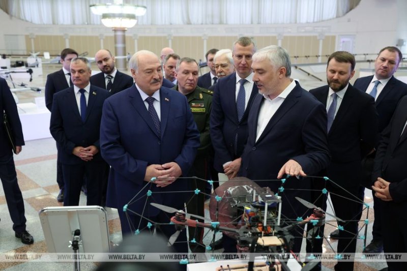 От беспилотных систем до платформенной экономики Александру Лукашенко представили перспективные направления сотрудничества с Россией