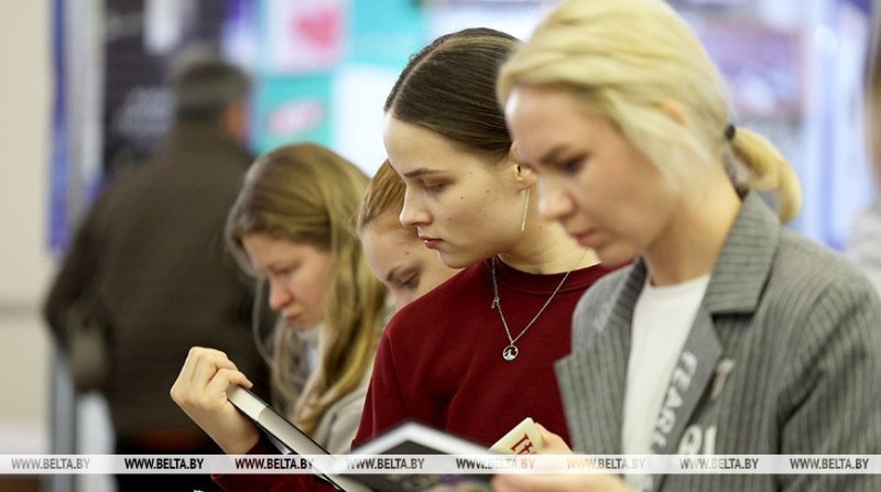 Институт социологии НАН Беларуси провел опрос посетителей Минской международной книжной выставкиярмарки