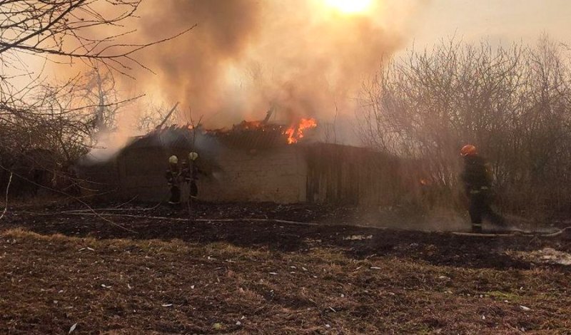 Сжег сарай Соседский В Зельвенском районе зафиксирован пожар