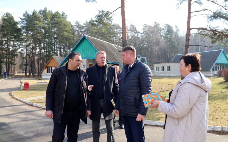 ФОТОФАКТ глава района проинспектировал подготовку к сезону лагеря Голубая волна