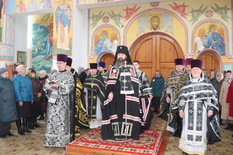 Пост  время размышлений и духовного роста Владыка Антоний совершил литургию в храме Георгия Победоносца