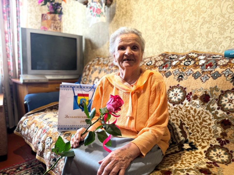 Зельвенцы навестили узницу фашистских концлагерей Клавдию Мацкевич