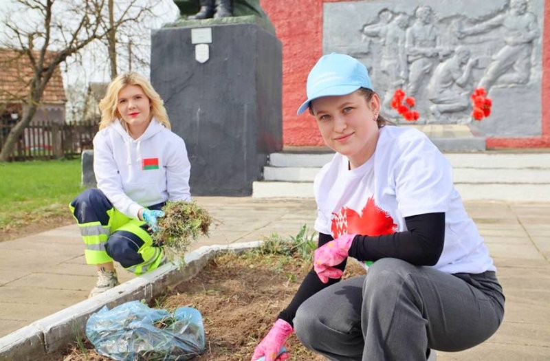 Молодежь Зельвенщины приняла участие в акции Никто не забыт ничто не забыто