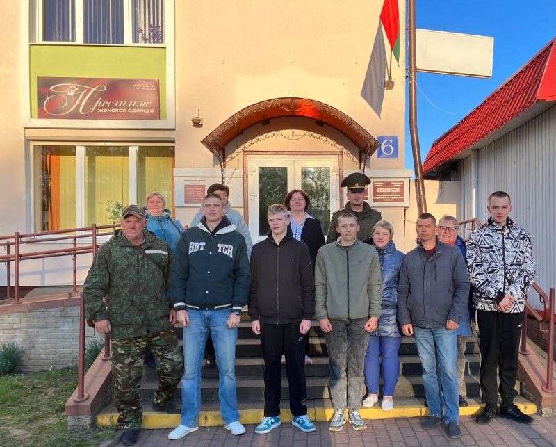 На Зельвенщине продолжаются отправки призывников на срочную военную службу