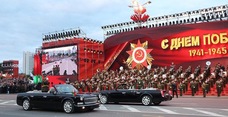 Военный парад по случаю летия Победы начался у стелы Минск  городгерой