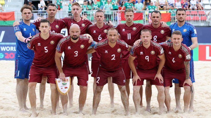 Ваше серебро  с отливом золота Александр Лукашенко поздравил сборную Беларуси по пляжному футболу с серебром ЧМ