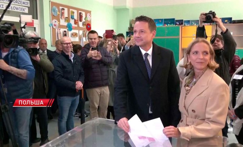 Два человека погибли на участках множество скандалов  в Польше выбирают президента