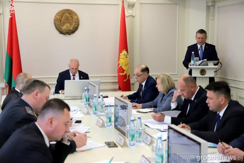 В Гродно проходит заседание облисполкома по вопросам подготовки учреждений общего среднего образования к новому учебному году