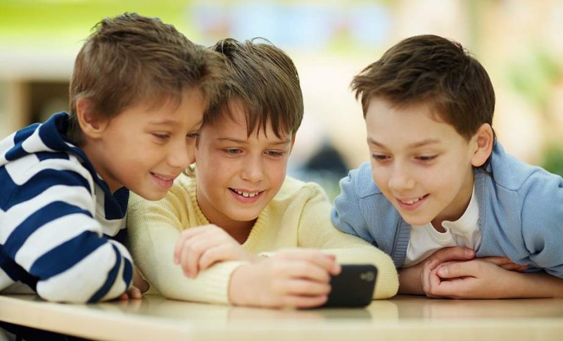 Можно ли в школу с кнопочными телефонами и смартчасами