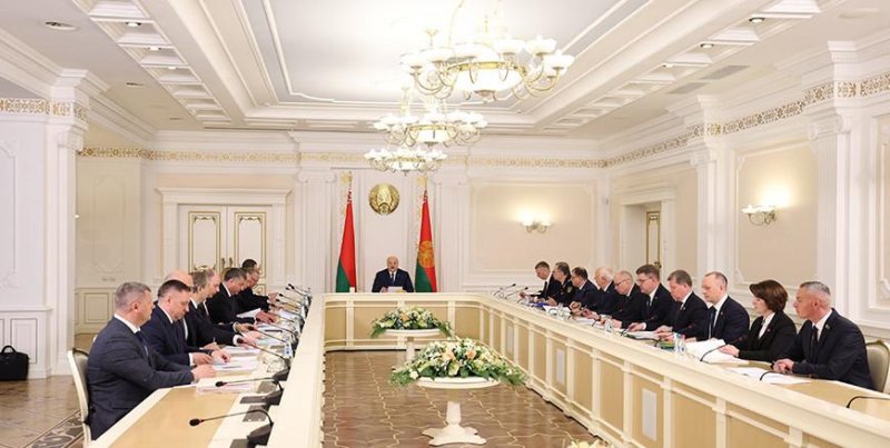 Где кто и на каких условиях Александр Лукашенко поручил отрегулировать правила предоставления и выкупа арендного жилья