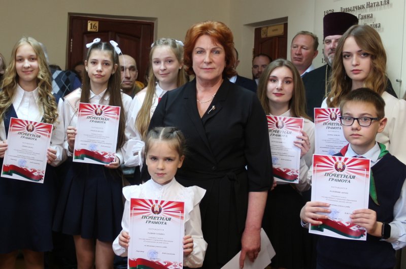 Выбор сердца  дети Забота о них как образ жизни директора Голынковской средней школы Нины Самойловой