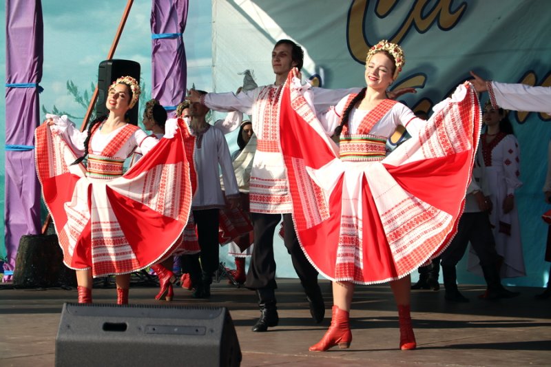 Завершил фестиваль СынкоВече праздничный концерт