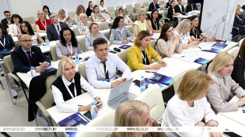 Выездные студии клуб редакторов Золотая литера Второй день медиафорума стартует в Гомеле