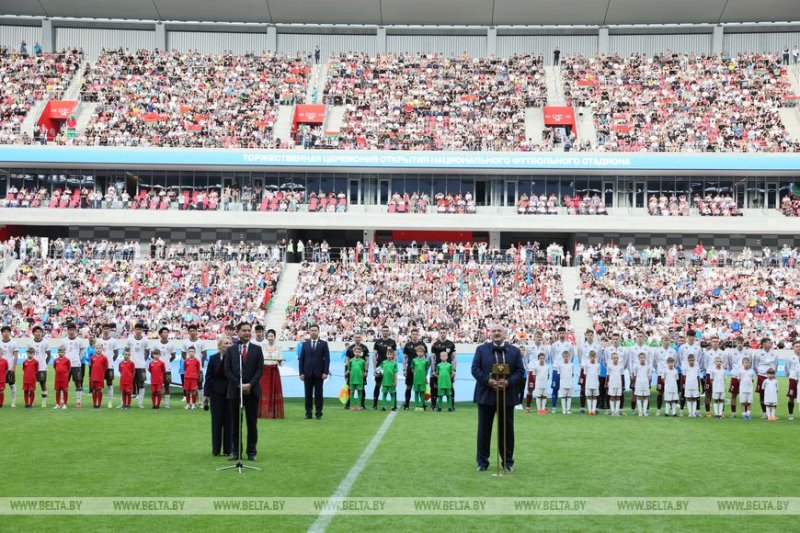 Александр Лукашенко Национальный футбольный стадион будет символом крепкой белорусскокитайской дружбы