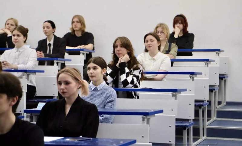 Минобразования рассказало о сроках и особенностях приема документов в вузы
