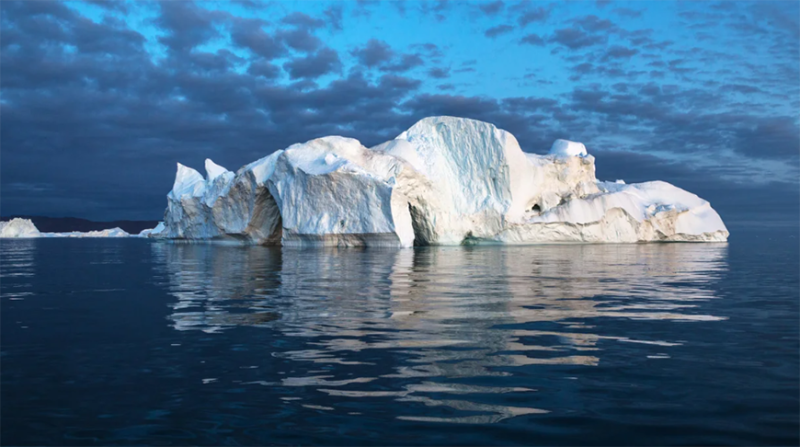 В Гренландии таяние ледника в мае ускорилось в  раз