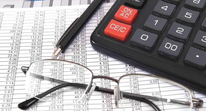 Поздравление от Зельвенского районного исполнительного комитета и районного Совета депутатов с Днем экономиста