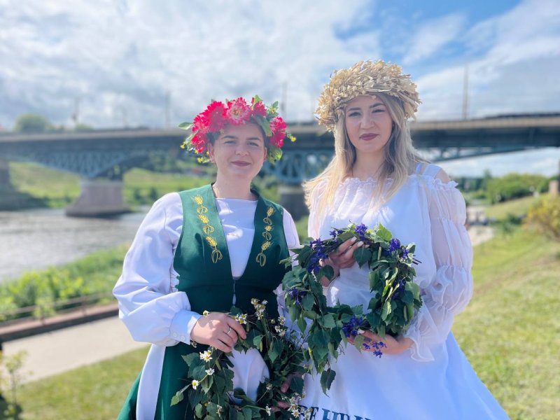 Молодежь Зельвенщины приняла участие в акции Дзявочы вянок Мру