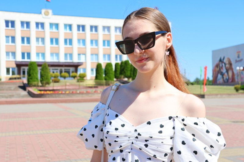 Учащаяся гимназии  Виолетта Архипчик Всё в наших руках и будущее зависит от нас