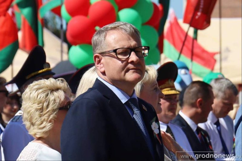 Помощник Президента  инспектор по Гродненской области Константин Бурак Основой нашего поступательного движения к новым высотам служит героизм наших