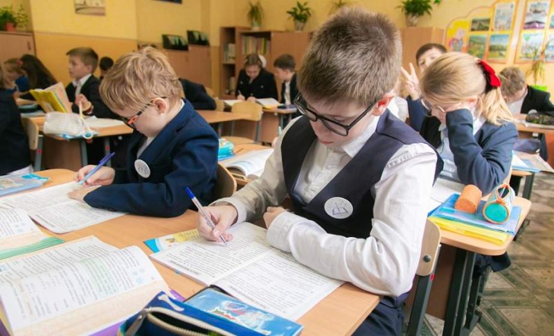 Плата за школьные учебники повысилась сколько придется отдать за пособия в  учебном году