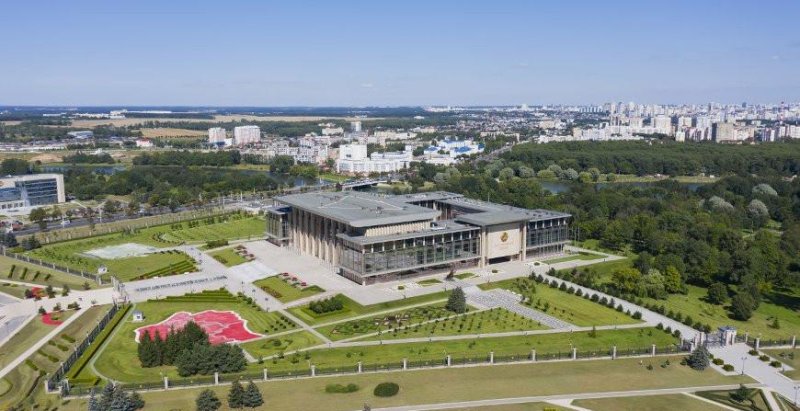 Александр Лукашенко встретился с ректором Пекинского университета Гун Цихуаном