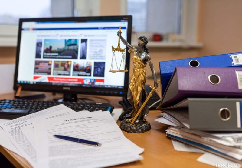 Как заменить отпуск денежной компенсацией и можно ли перенести часть отдых на следующий год Отпускные вопросы разъяснила правовой инспектор