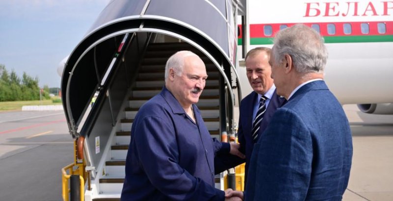 Александр Лукашенко прибыл с рабочим визитом в Россию