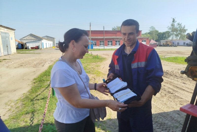 Рассказываем как проходит на Зельвенщине месячник безопасного труда на уборке урожая