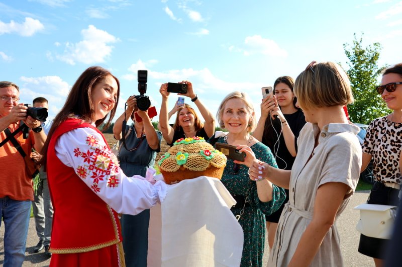Вяшчаюць анлайн для расян з Зэльвы Журналсты Нжагародчыны дзельнчаюць у прэстуры па Гродзенскай вобласц