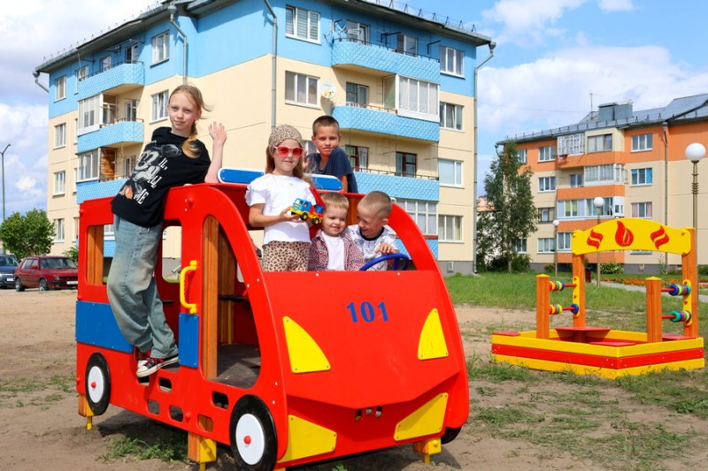 ФОТОФАКТ новая игровая зона от МЧС радует юных зельвенцев