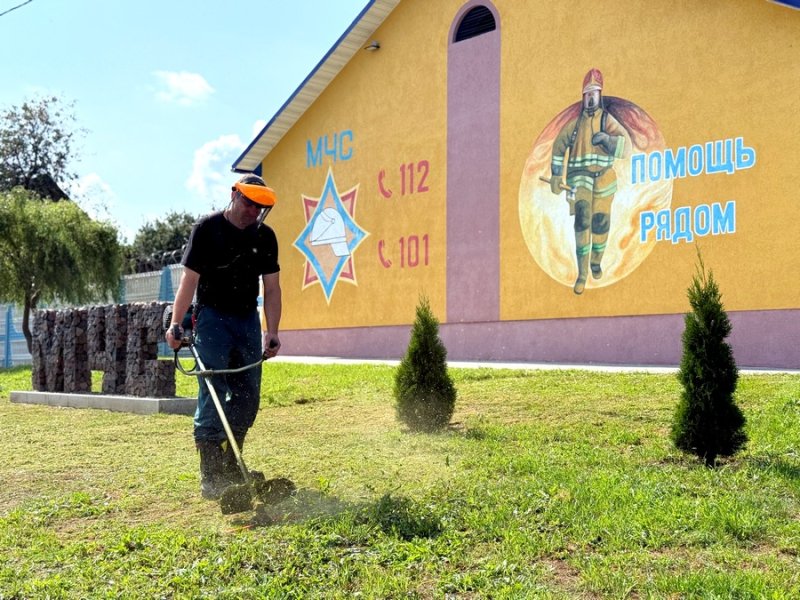 Жить в чистоте  приоритетная традиция Зельвенцы активно включились в акцию по наведению порядка на земле