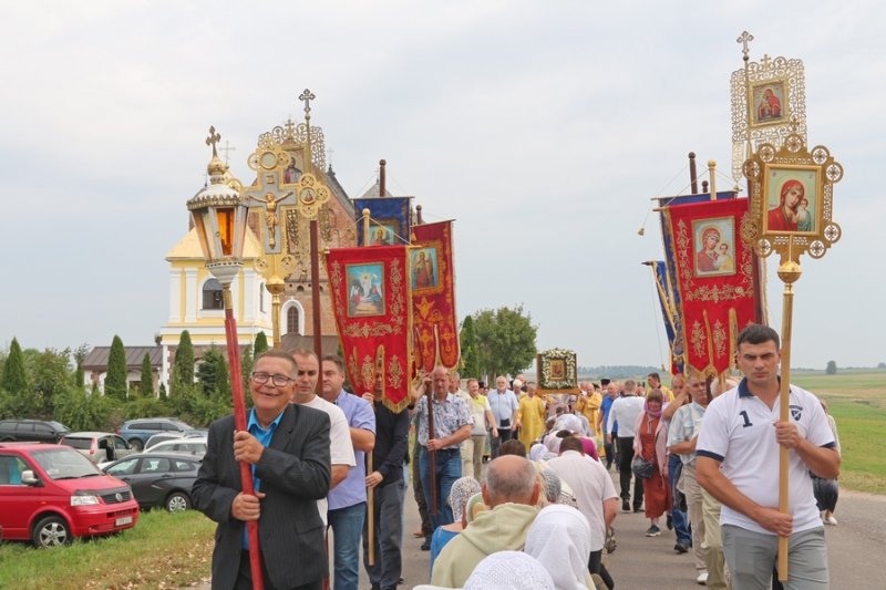 В Сынковичском храме архангела Михаила чествовали икону Божией Матери Всецарица