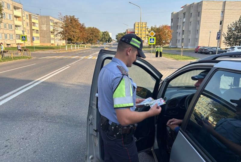 ФОТОФАКТ в рамках специального комплексного мероприятия Внимание  дети в Зельве проведена акция ГАИ