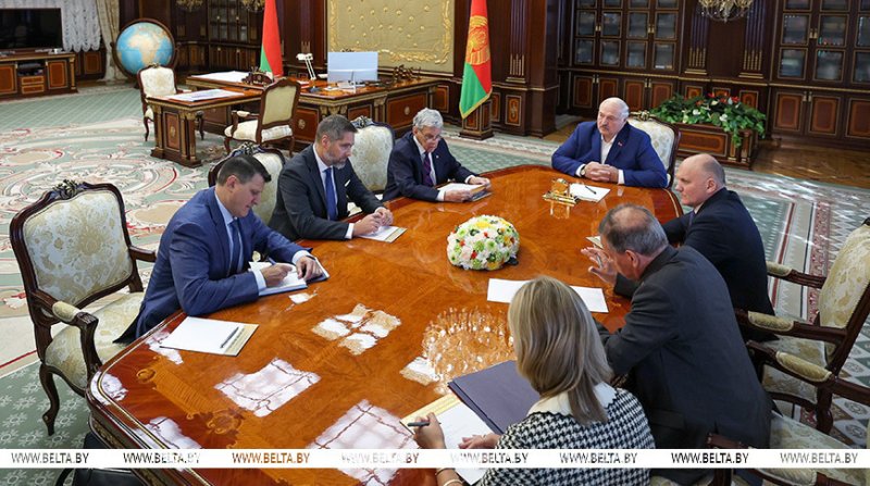 Александр Лукашенко провел встречу с представителем Президента США Джоном Коулом