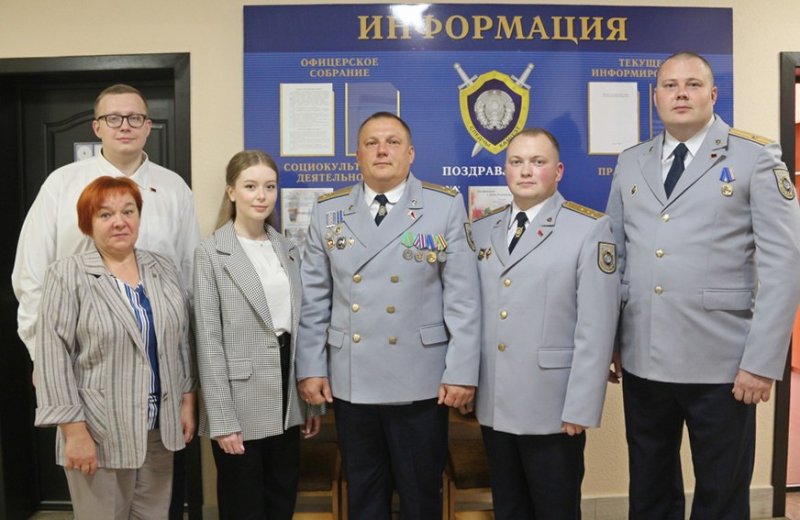 С гордостью нести звание следователя Праздник встречает команда Зельвенского РОСК