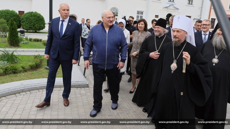 Президент Беларуси посетил СвятоУспенский Жировичский монастырь