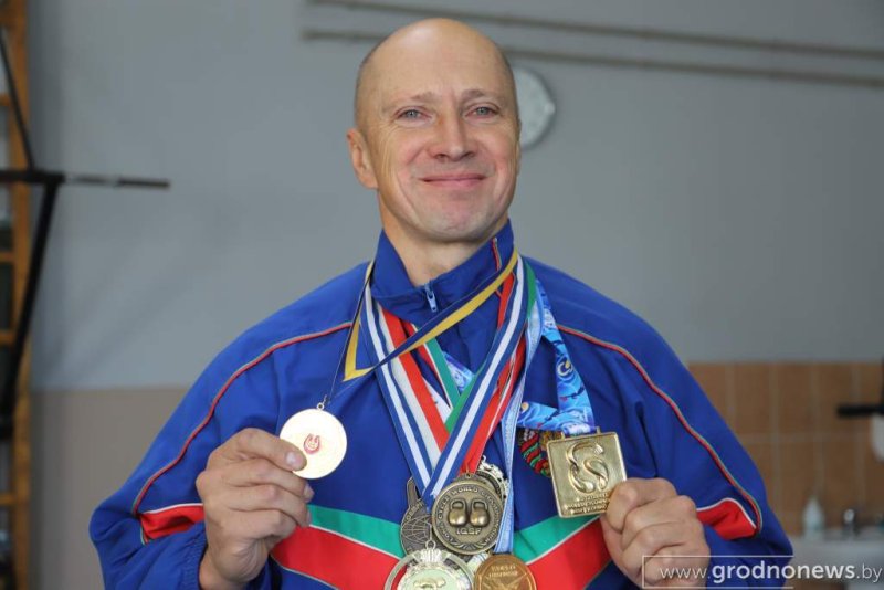 Со спортивного Олимпа на малую родину Чемпион мира по гиревому спорту Андрей Лагунский тренирует детей в белорусской глубинке