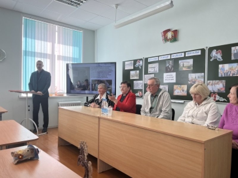 Нам доверена память Школам Зельвенского района присвоены имена выдающихся земляков